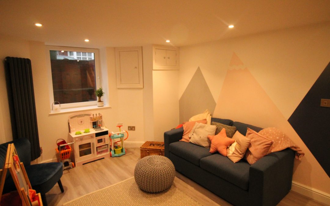 Aderson Road, Hale